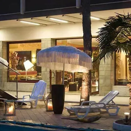 Hotel Corona 호텔
