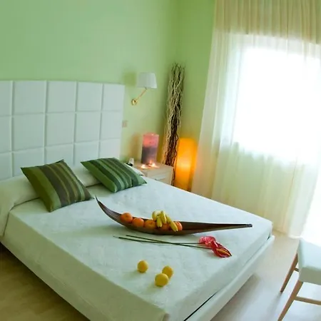 Hotel Corona 호텔 밀라노마리티마