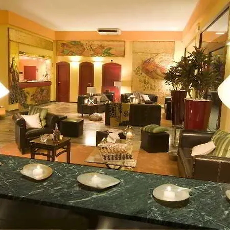 호텔 Hotel Corona 3*