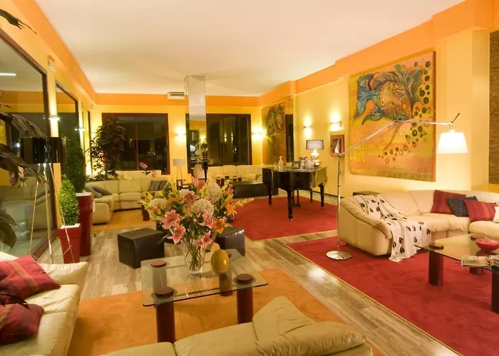 Ξενοδοχείο Hotel Corona 3*