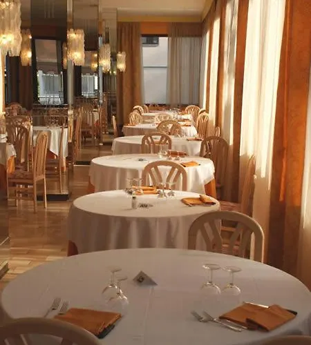 Hotel Corona 3*