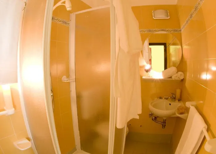Hotel Corona 3*