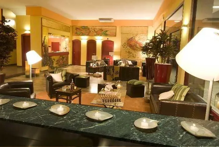 Ξενοδοχείο Hotel Corona 3*